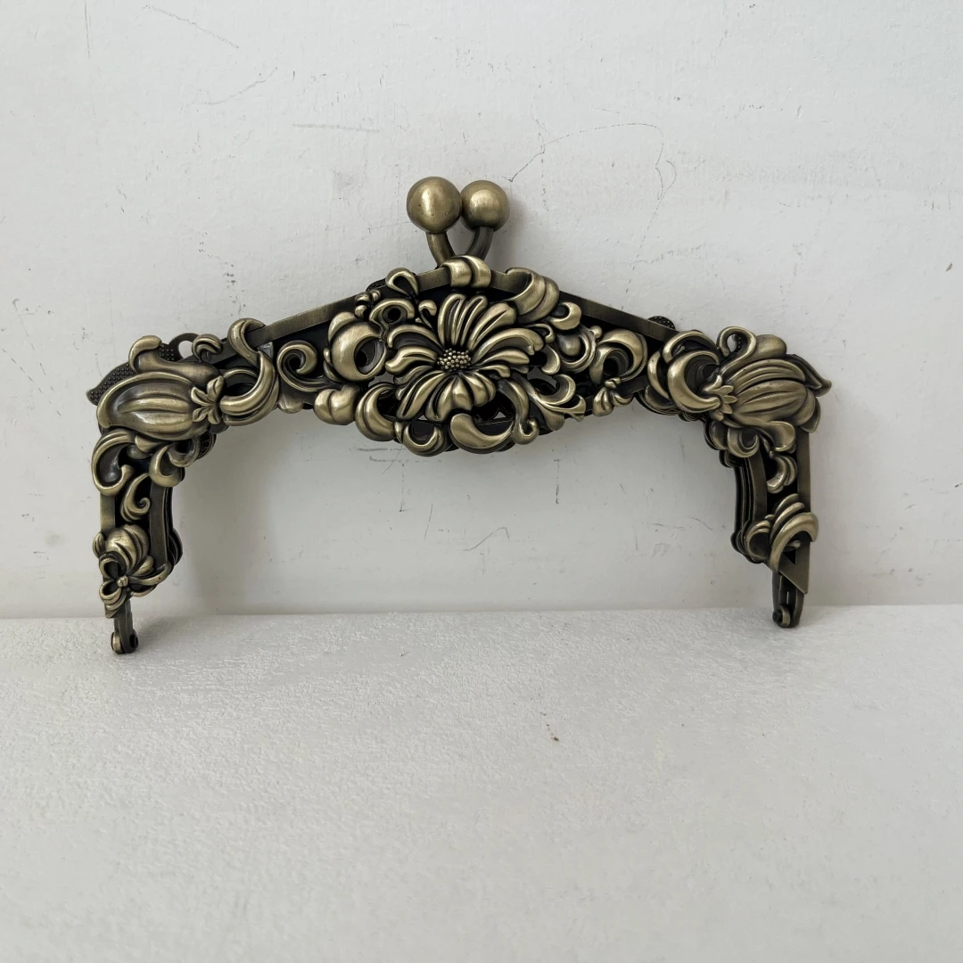 

15.5cm Vintage Flower Purse Frame Bag Clasp Hook Kiss Lock Handbag Hardware Accessory Material Supplies Screws for Bag Cloth
