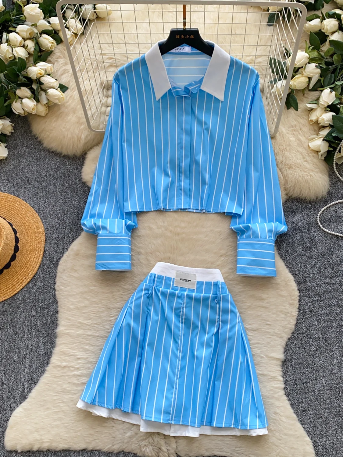 Fashionable Short Sleeve Women's Striped Two-Piece Set Autumn Commute Style Pink And White Color Block College Campus Look