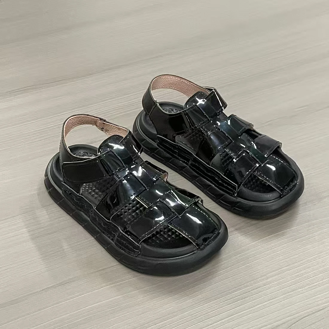 Jinyu New Black Sandals Breathable Genuine Leather Stitched Sides Durable Fashionable Simple Personality Boy's Beach Shoes