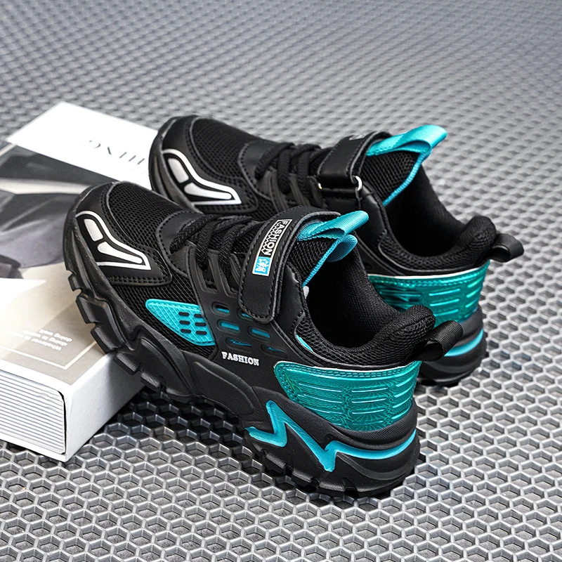 A pair of children's hollow mesh velcro outdoor shoes, slip-resistant rugged sneakers for all kids daily activities YX-2022-W