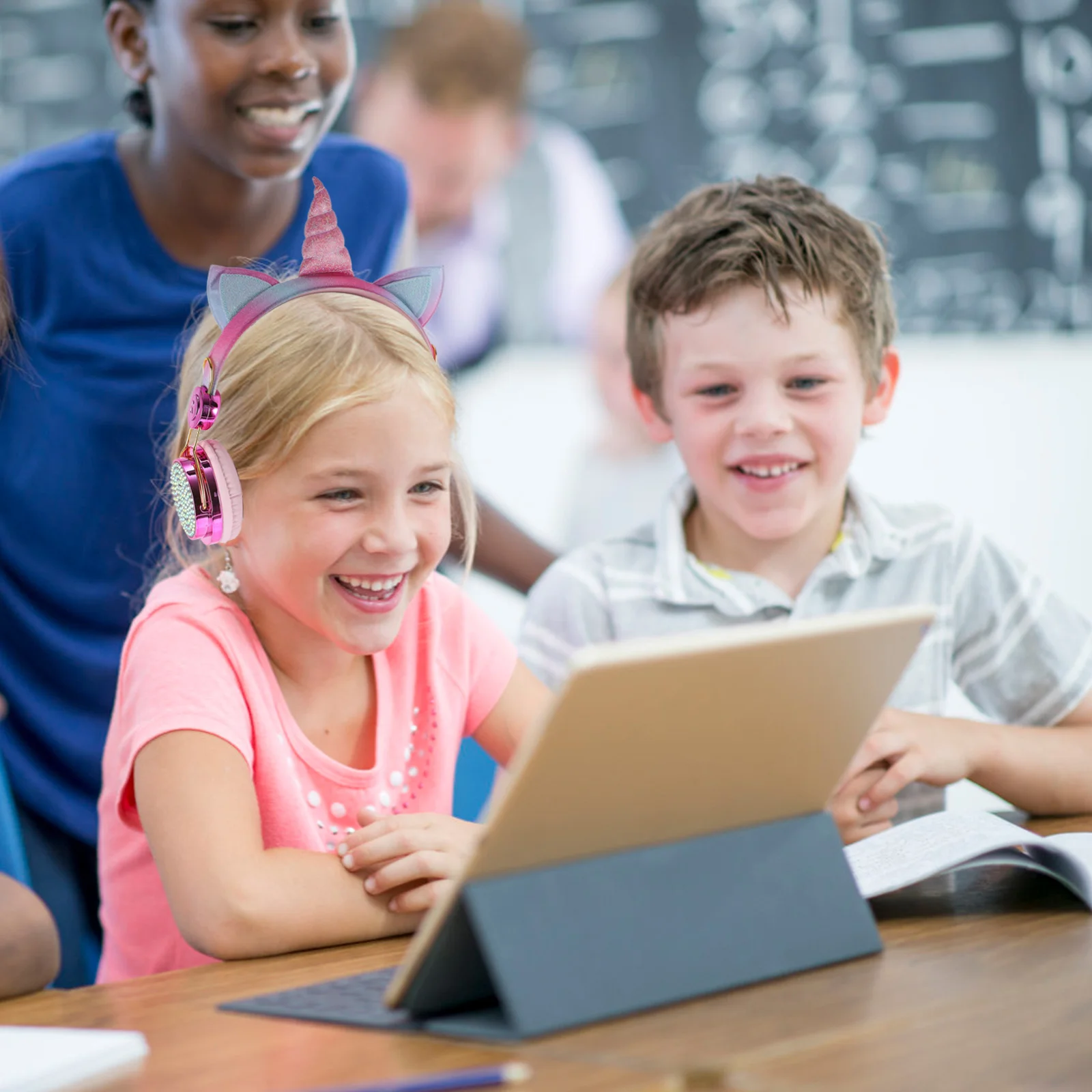 

Cartoon Over Ear Headset For Children Adults Adorable 3.5Mm 1.2M Cable 108Db Volume Control Compatible Pc Gaming Office