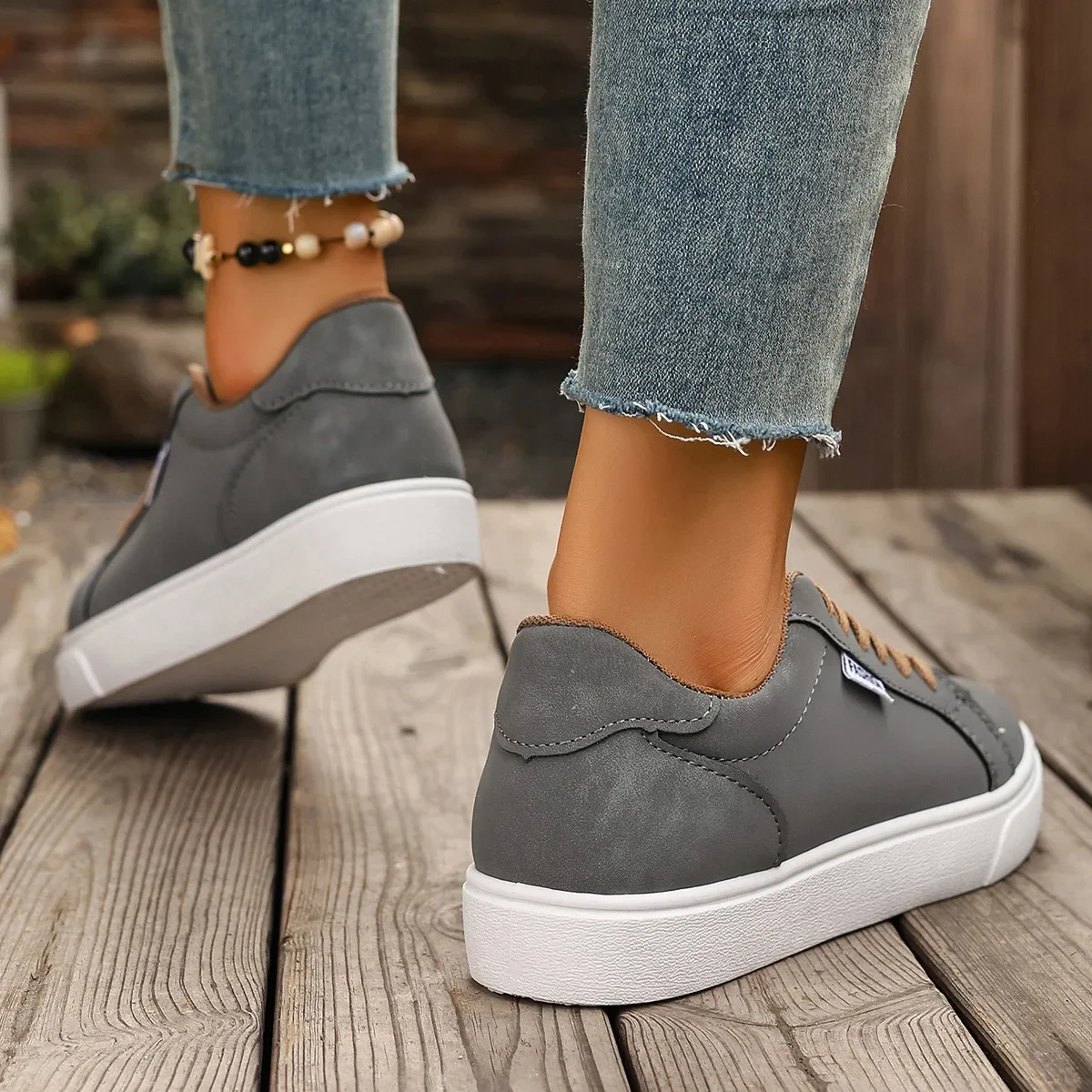 2026 Neue Modische Damen Schnürschuhe Vulkanisierte Schuhe Flache Dicke Sohle Casual Sneakers für Studenten Outdoor-Sport Wandern – Detail 2