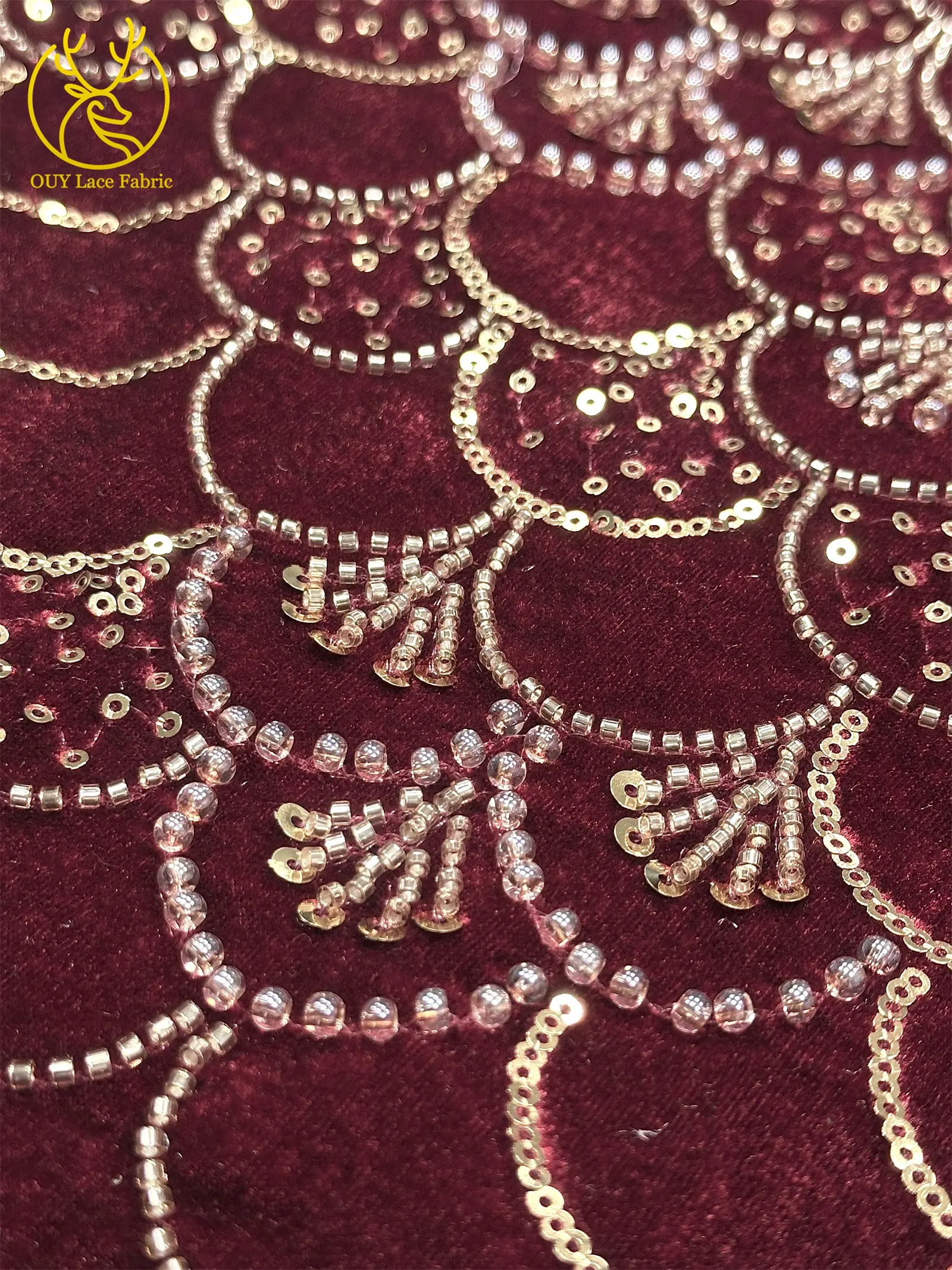 Weinroter nigerianischer Samtstoff mit Stickerei und Perlen, hochwertiger afrikanischer Spitzenstoff, französische Pailletten-Spitze für Damen-Hochzeitskleider – Detail 27