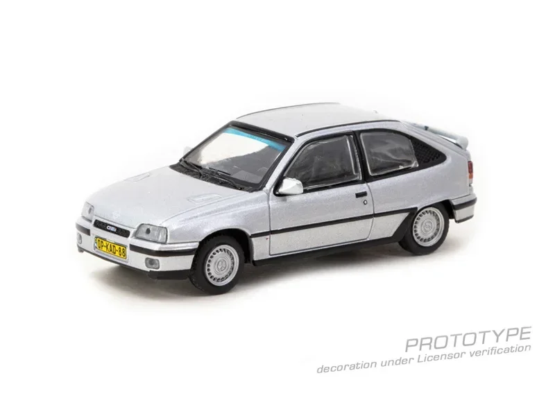 Tarmac funziona in scala 1:64 Opel Kadett GSi modello pressofuso in argento