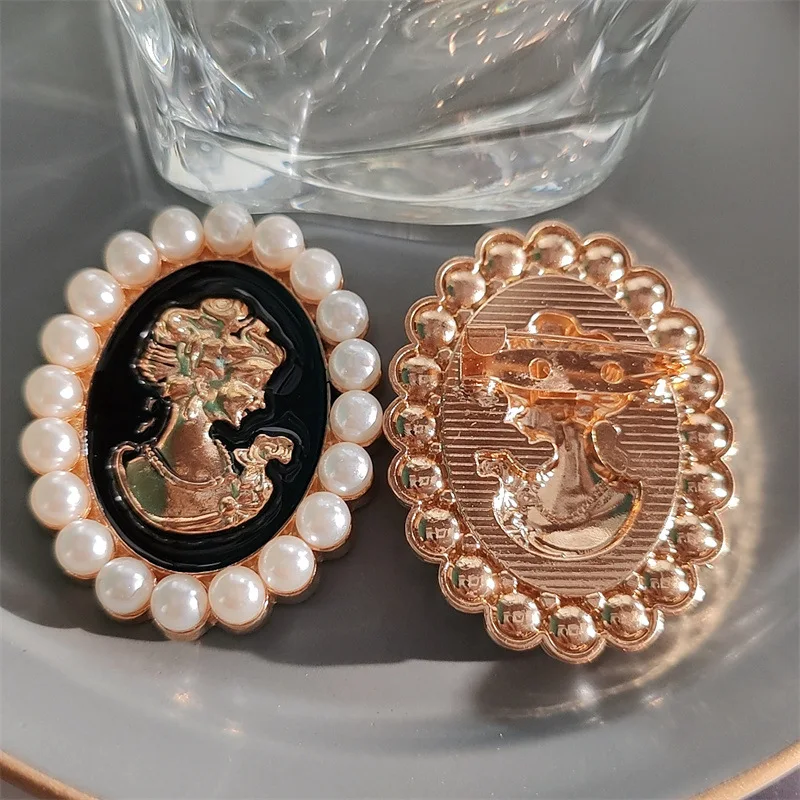 Imitation Pearl Lady Head Badge Brooches Women Vintage Classice Beauty Figure Oval Brooch Pins Party Office Banquet Gifts