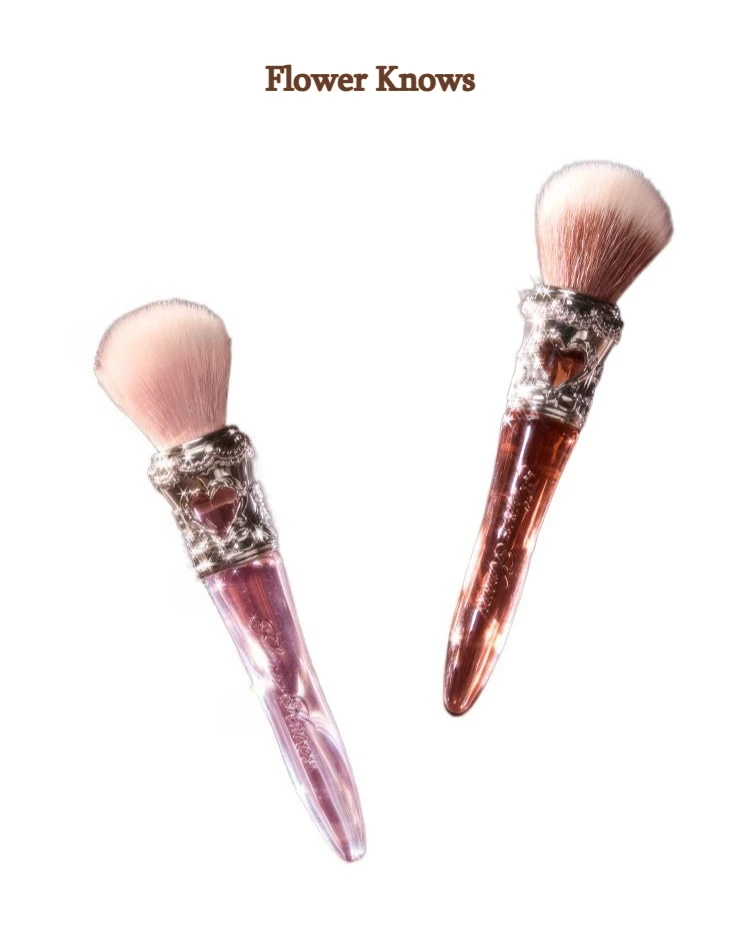 Flower Knows The Sweetie Bear Collezione di gioielli di Shell Pennello per fard rotondo Pennello per trucco morbido Strumenti per il trucco