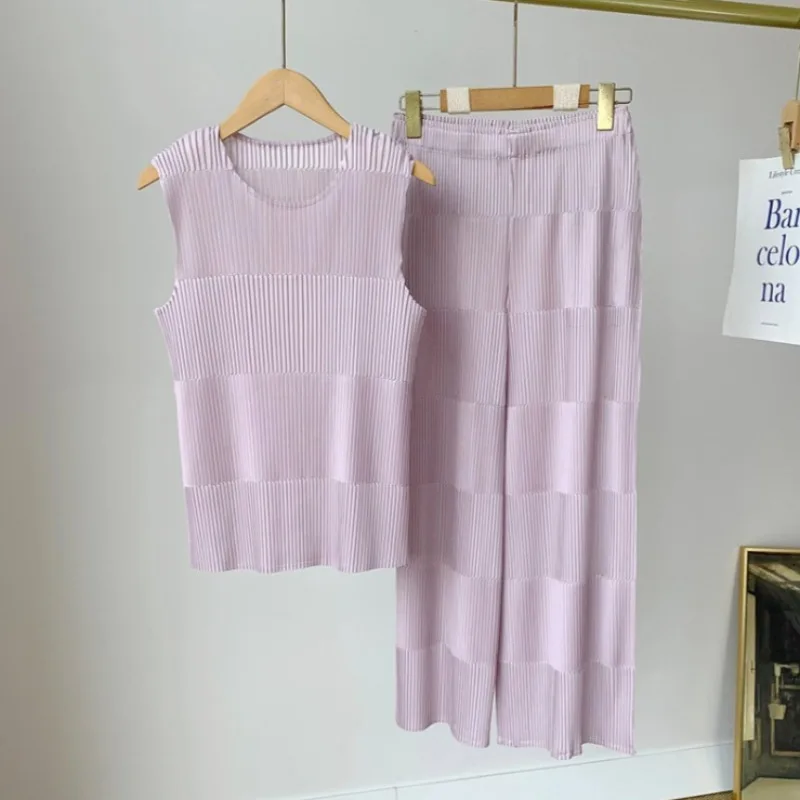 

Miyake Pleated Vest Pants 2-Piece Set 2026 New Simple T-Shirt Elastic Straight Wide-Leg Pants Women Summer Lightweight Clothing