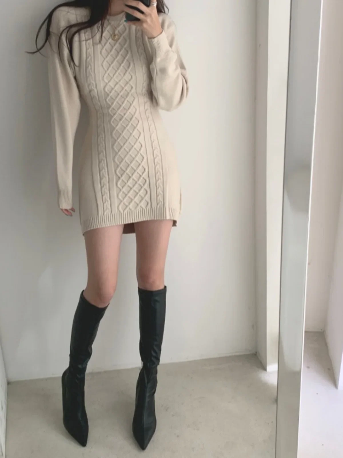 Autumn and Winter Elegant Backless Hip Skirt Women Korean Sle Slimming Elegant Inner wear Twist Sweater Dress Knitted Base E5127