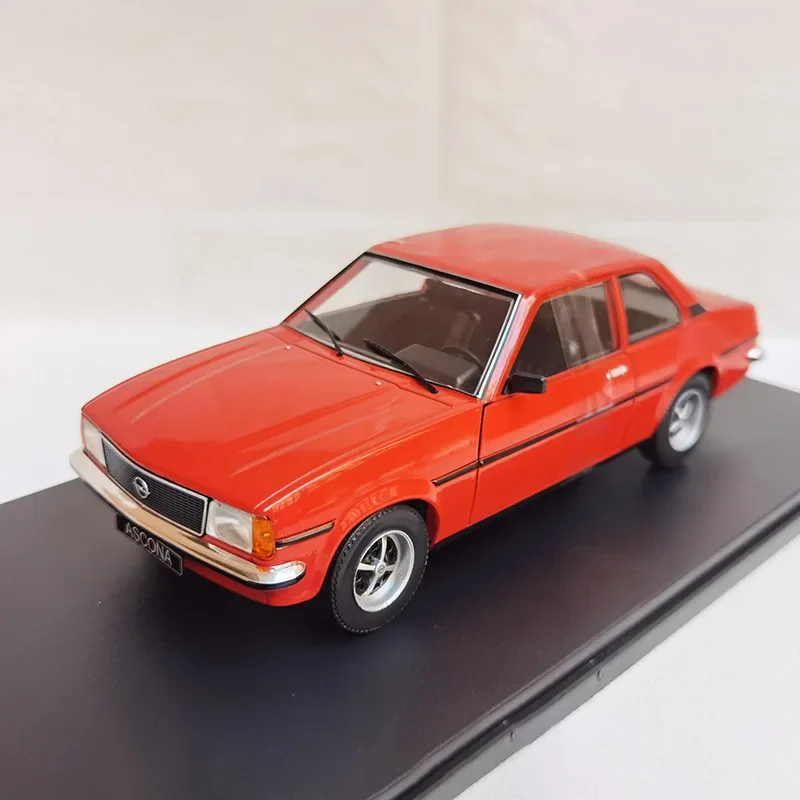 1:24 Scale OPEL ASCONA B Alloy Car Model Ornaments