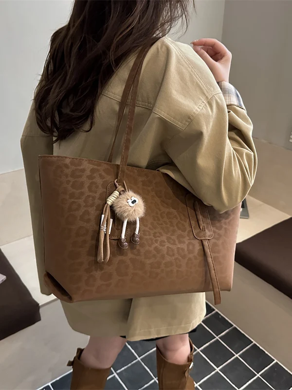 Fall Fashion Retro Leopard Print Women's Shoulder Bag Large Capacity Commuter Tote Bag Neutral Style Single Zipper Closure Ha...