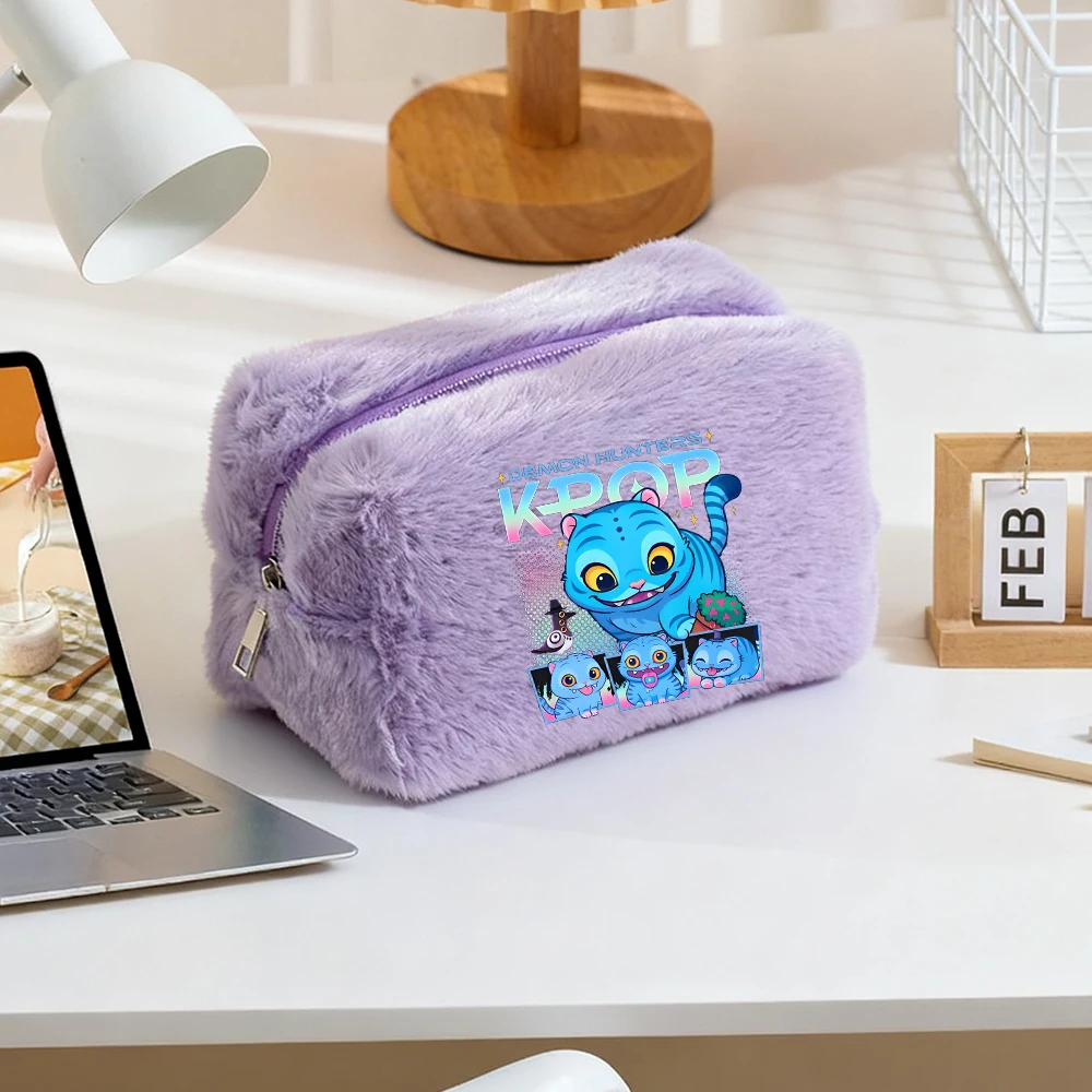 Demone Hunter Girl's Makeup Bag Plushd Soft Cute Anime Print Woman Y2K Kawaii Portable Kids Key Coin Toiletries in Cosmetic Case
