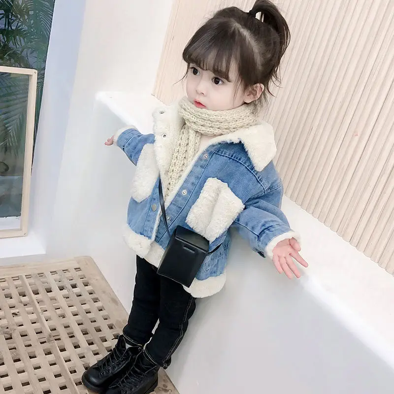 

Girls' Fleece-Lined Denim Coat Top 2022 New Thickened Baby Girls' Short Winter Warm Top