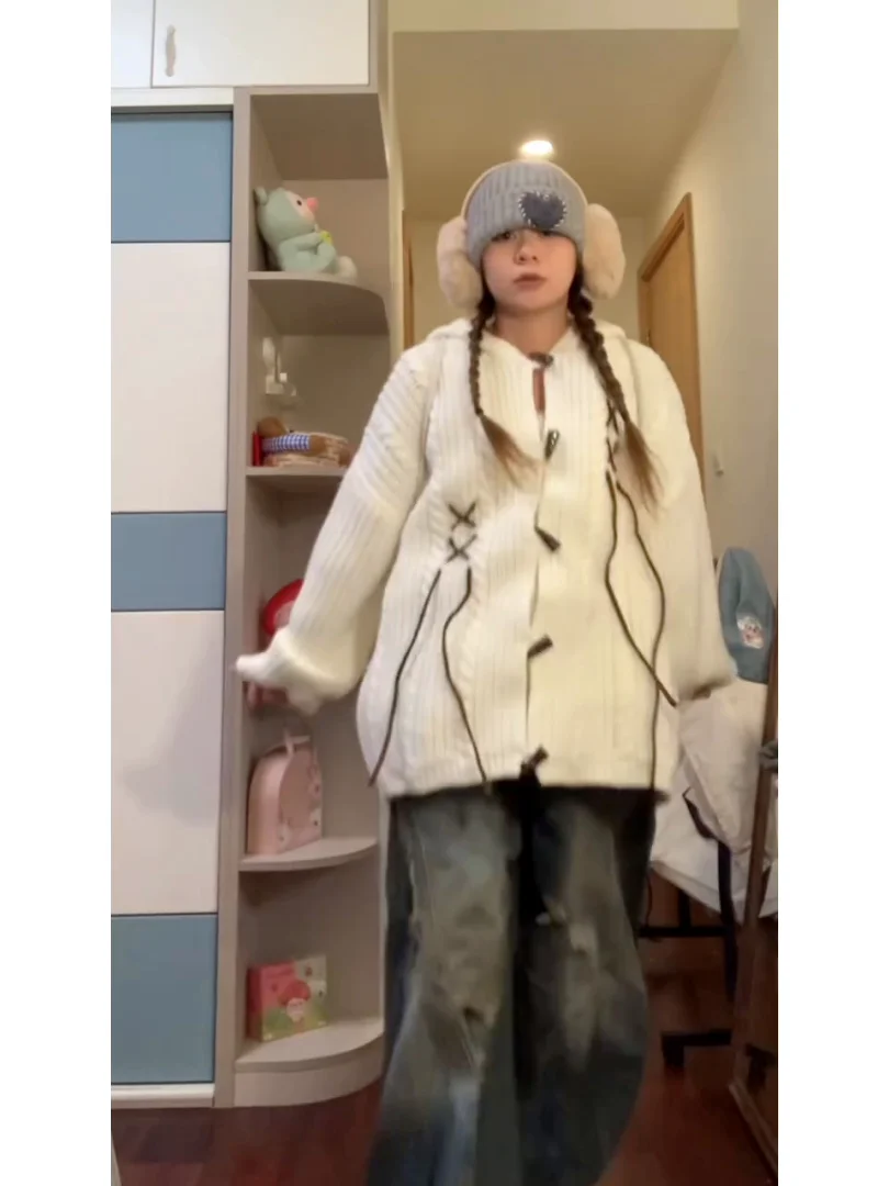 

Мягкий уютный осенне-зимний белый вязаный кардиган свободного кроя с длинными рукавами на пуговицах, женский, в корейском стиле, универсальный