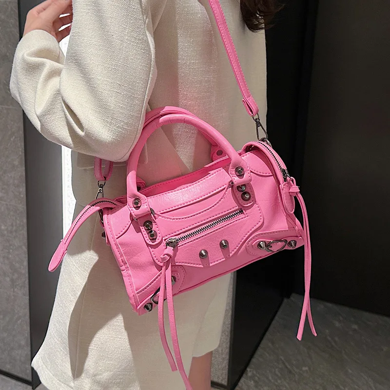 Edgy 2025, schoudertas met studs voor dames |   Unieke okseltasje |   Exclusieve crossbodytas met strass |   Biker chique handtas