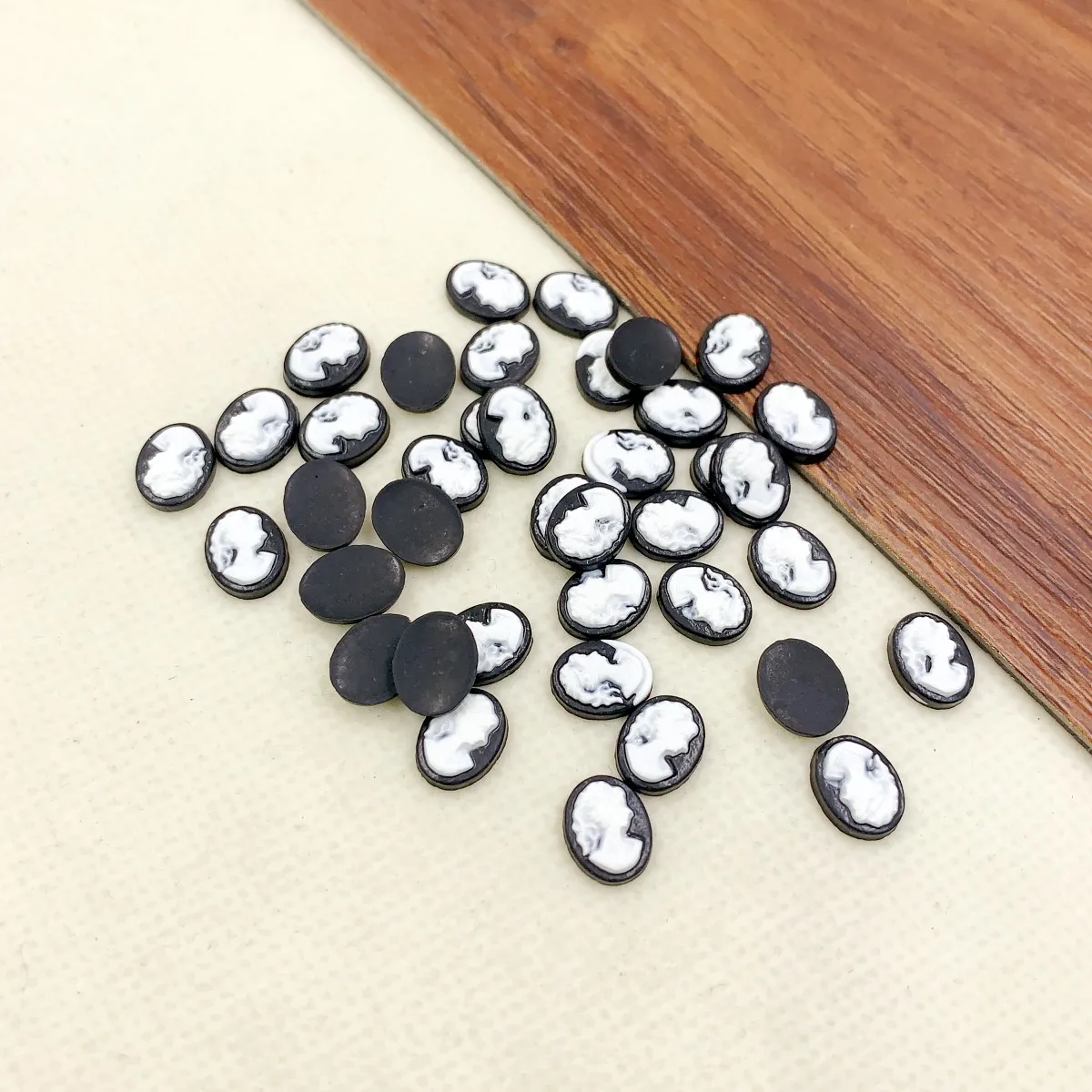 Onebeading 6x8mm  8x10mm Random Mixed Flat Back Resin Beauty Cameos Cabochons For Tray Blank DIY Making Accessories 50pcs K06355