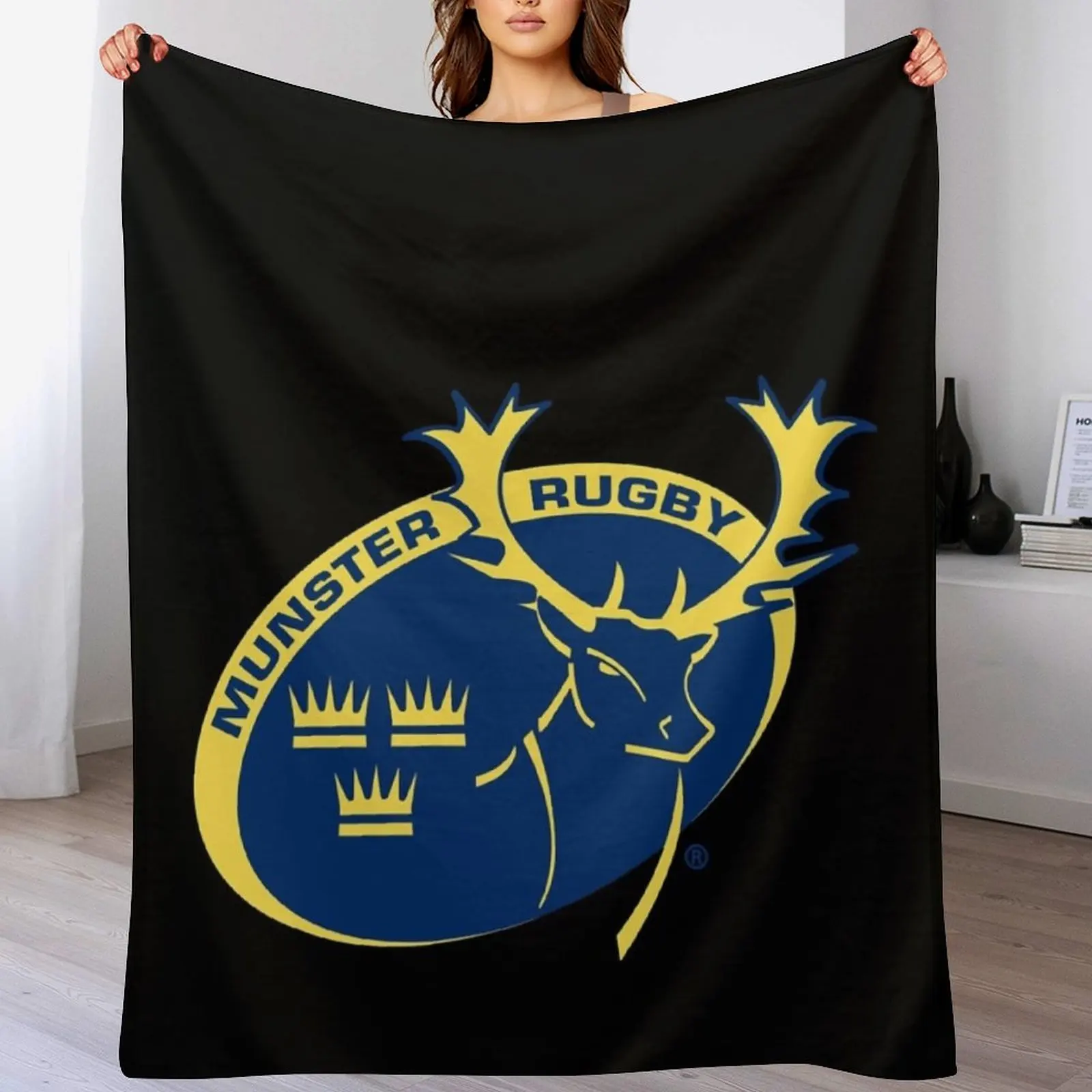 Munster Rugby logo Throw Blanket