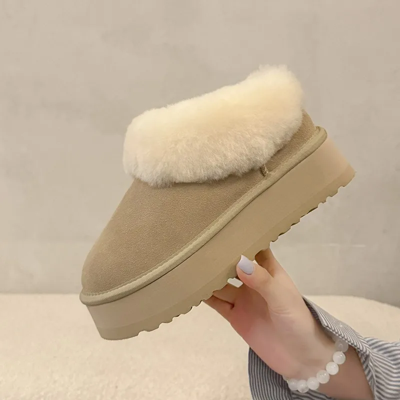 أحذية الكاحل للخريف والشتاء للنساء بنعال سميكة وزيادة الارتفاع. ارتداء الأحذية القطنية شباشب قطيفة على الخارج