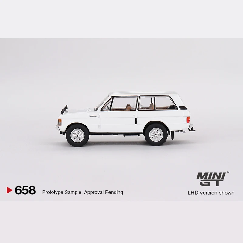 ของขวัญชุดจัดแสดงโมเดลรถยนต์คอลเลกชัน TSM MINI GT 1/64 minigt 658 Range Rover Davos โลหะผสมหล่อขึ้นรูปแบบขาว