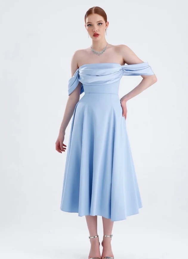 Personnalisé de haute qualité bretelles hors épaule thé longueur fermeture éclair dos nu a-ligne robes de soirée Para Casamento Convidados