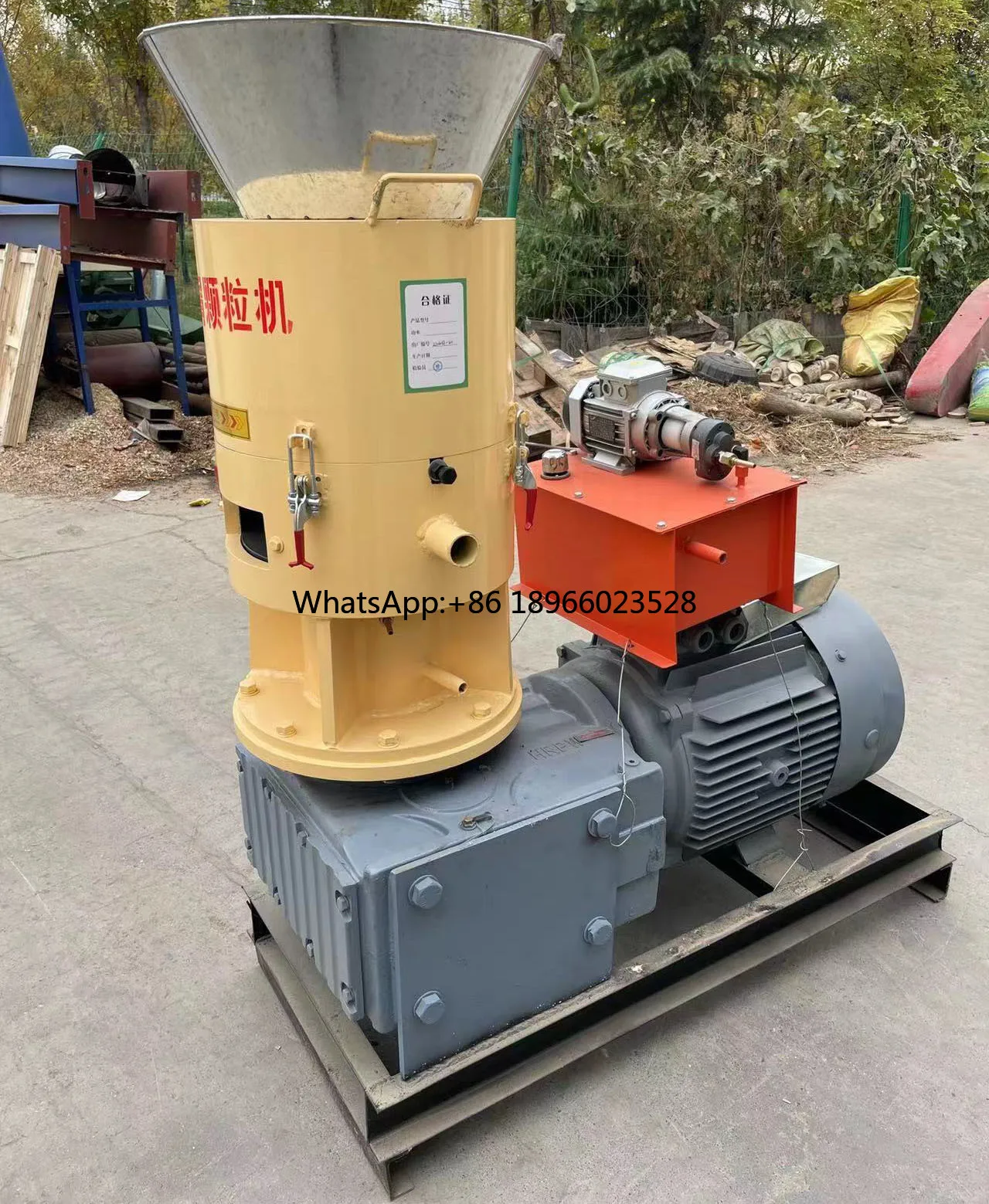 Wood Sawdust Making Machine Biomass Vertical Flat Die Moving Roller Pellet Mill Machine