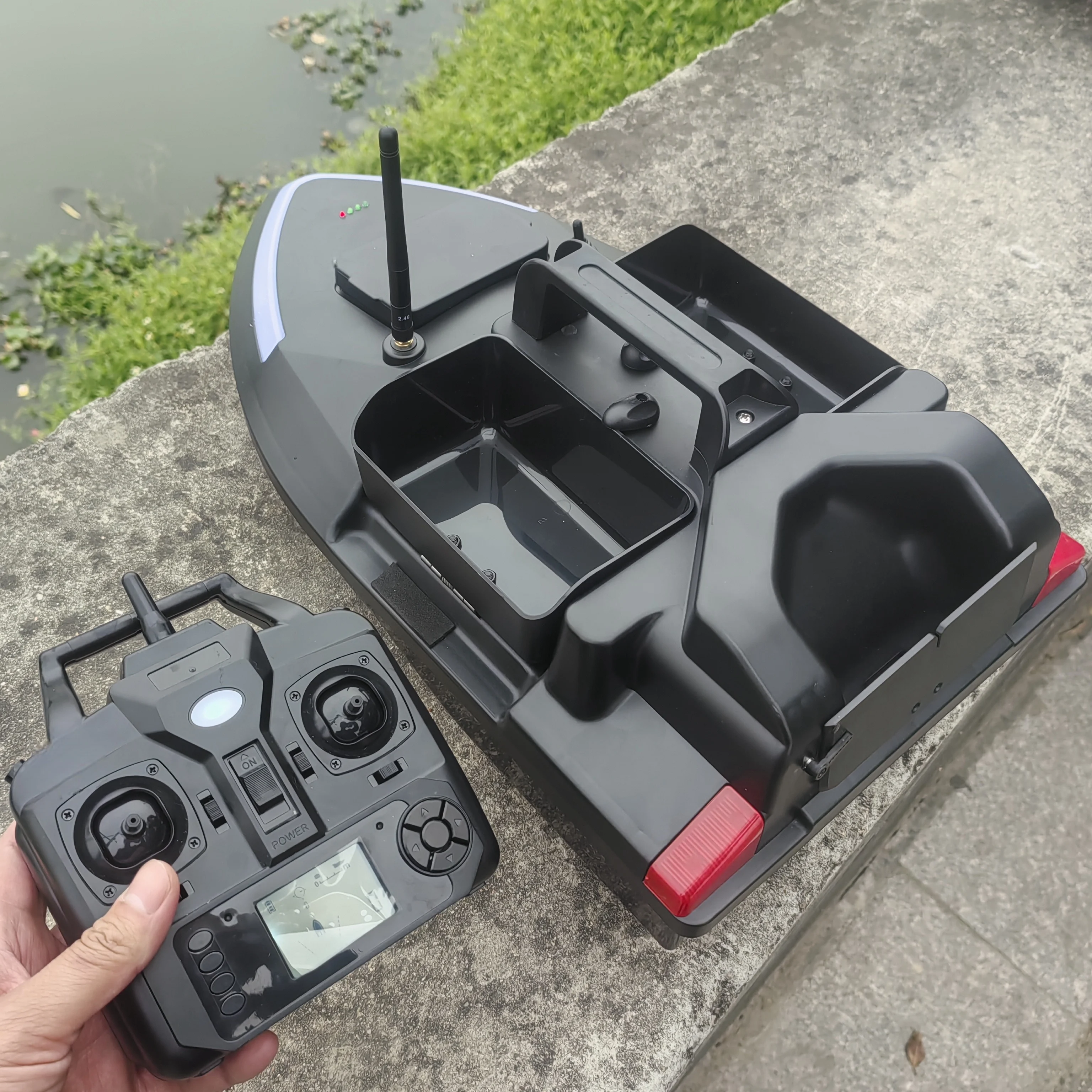Flytec V020 Высокоскоростная 500 м GPS RC лодка с приманкой Интеллектуальная 40 точек позиционирования 3 Hoppers Лодка с приманкой для рыбалки со светодиодной подсветкой