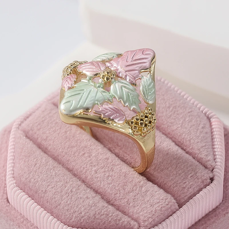Vintage Fashion Look - Anello Vintage di Lusso Dorato da
