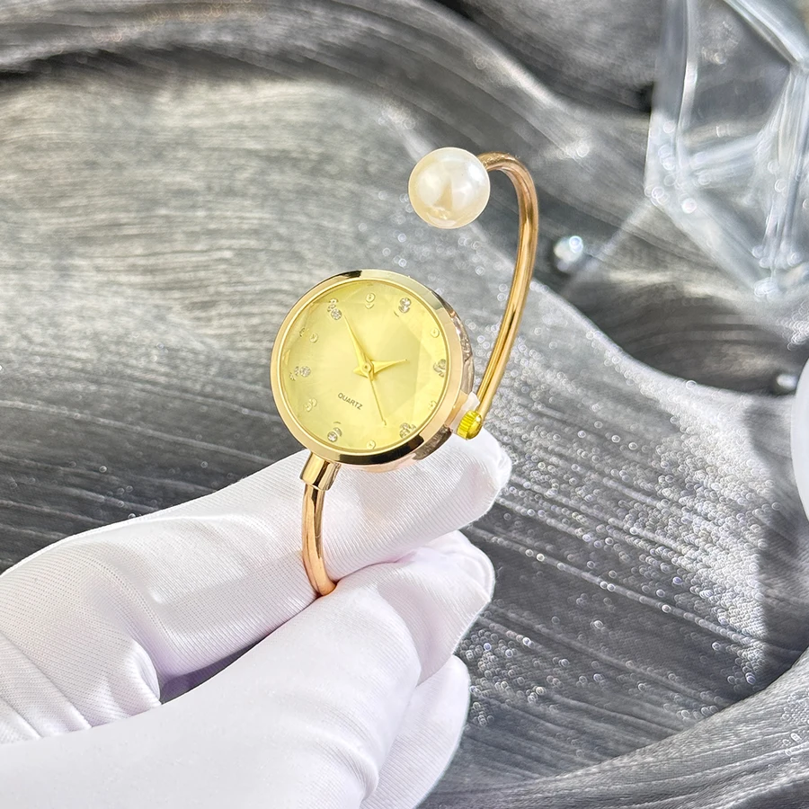 Women's Slim little bracelet 1 large pearl diamond cut glass rhinestone dial Minimalist quartz watch Bracelet Watch