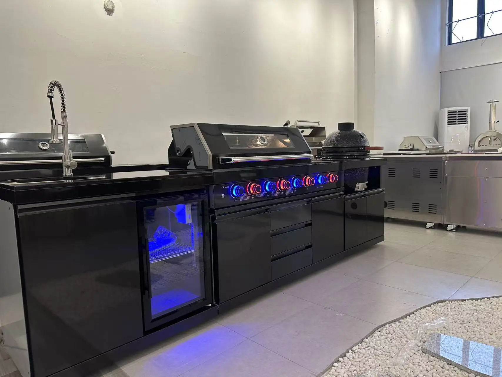 Island Kitchen's Modern Stylish Stainless Steel Black Titanium Gas Grill with Sink Fridge 8 Burners for Outdoor Cooking