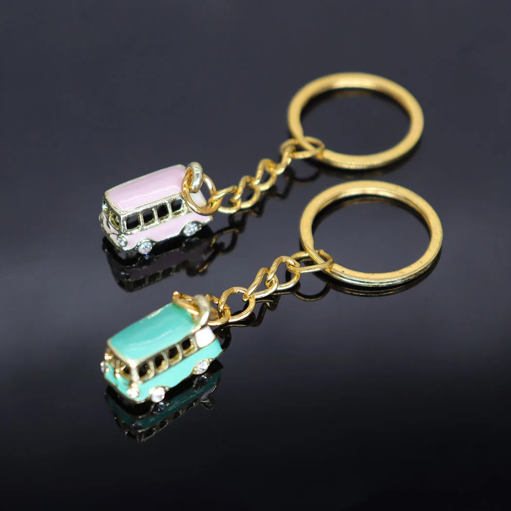 2024 New fashion alloy car pendant keychain temperament every pair of key chains men and women accessories accessories