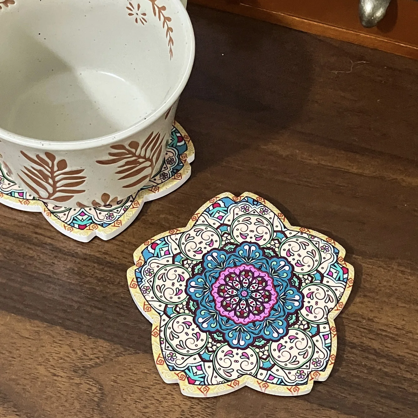 

Ceramic Coasters With Cork Backing Waterproof Flower-Shape Chic Table Mats For Home Coffee Dining Tables Heat Insulation Mat