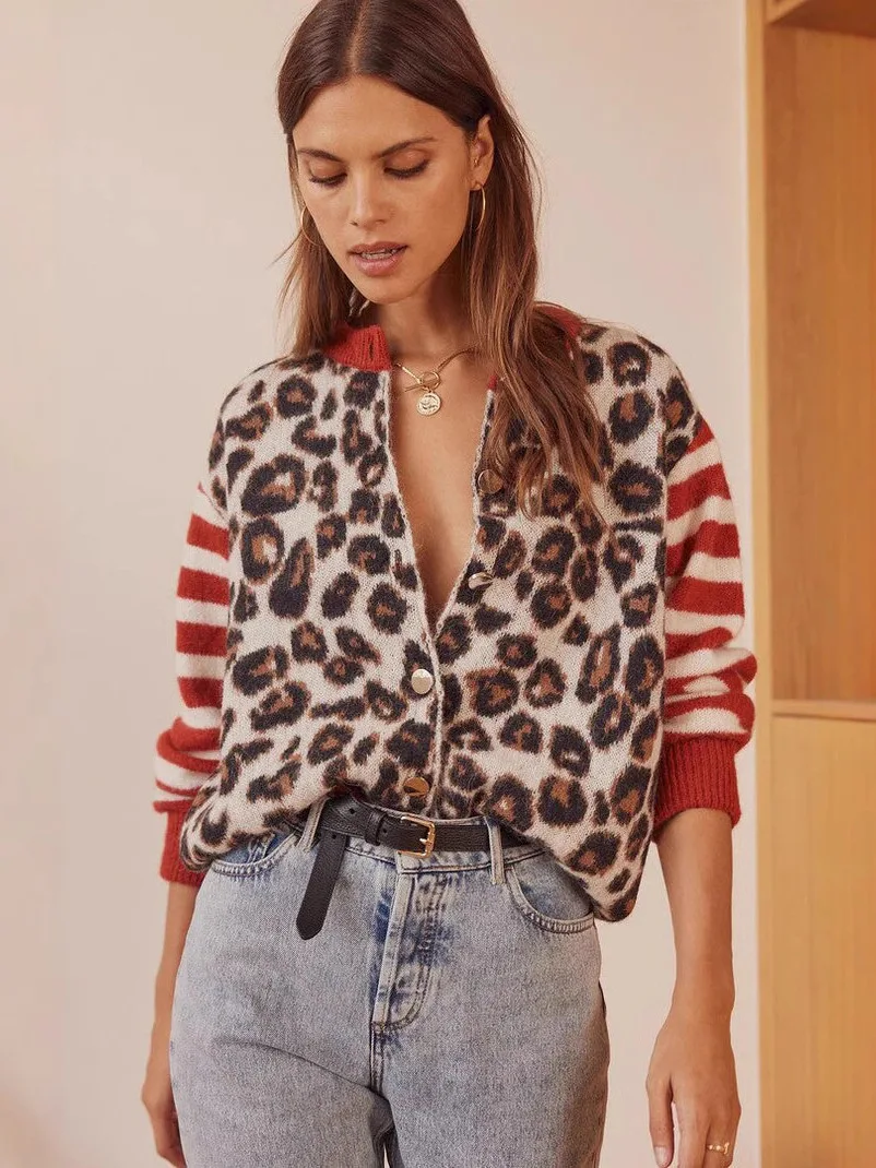 

Women's Leopard Print Contrasting Coat Vintage Sle Long Sve Knitted Cardigan Loose Fit Winter Outerwear round Ne