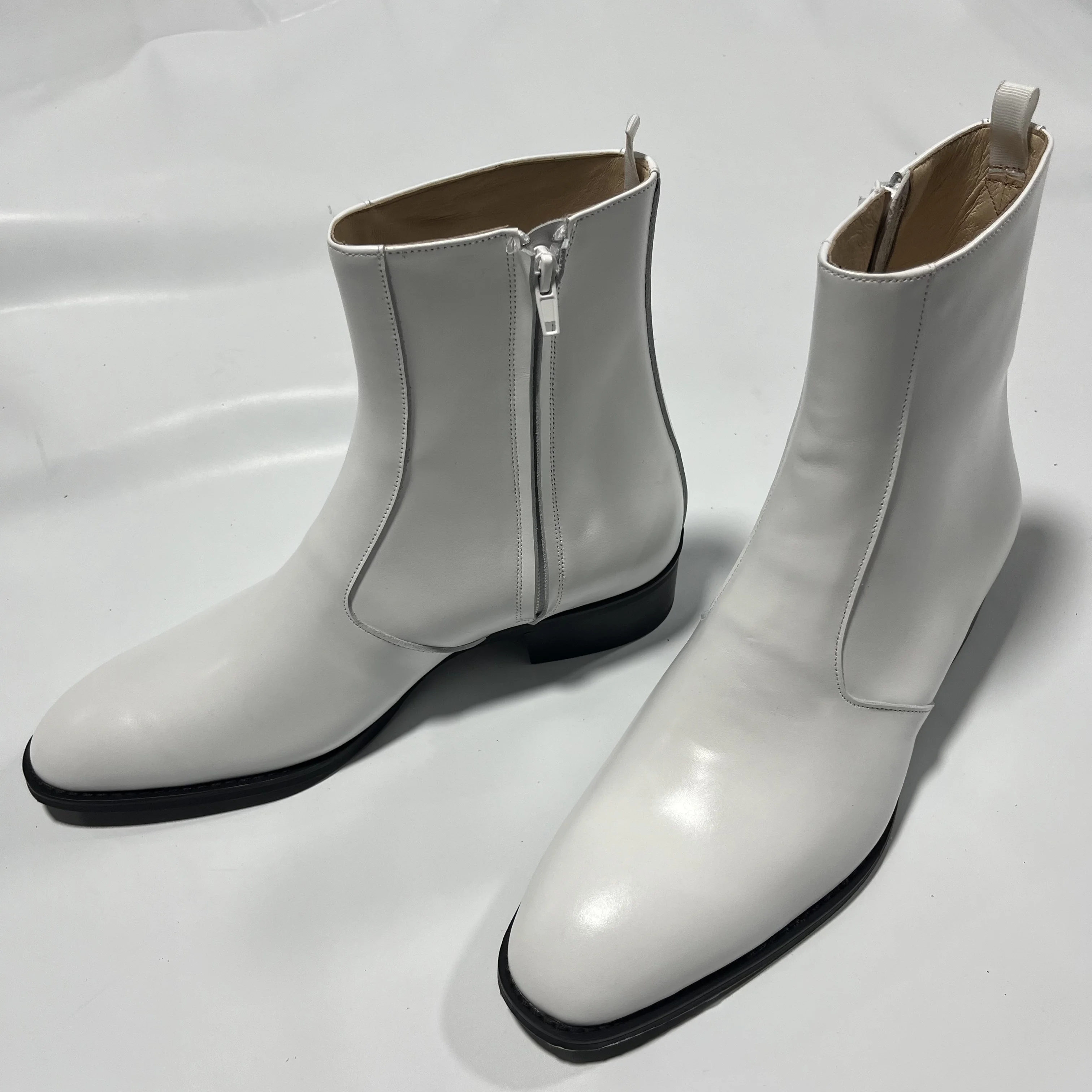 Botas Chelsea de couro genuíno feitas à mão com bico fino e suave branco