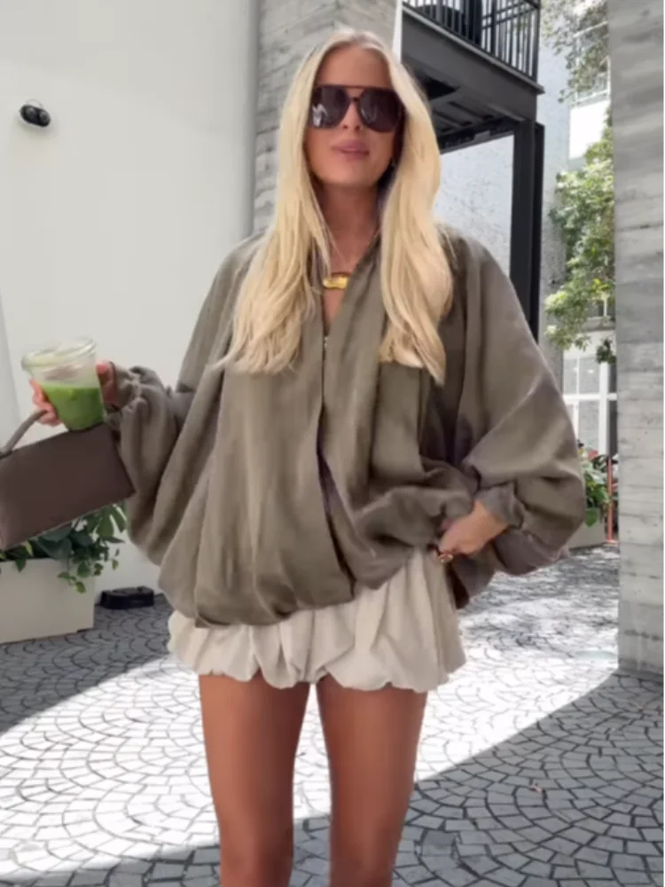 

Casual Green Pleated Women's Jacket Elegant Long Puff Sleeve Zipper Female Coat 2025 Spring New Loose Lady Outerwears Streetwear