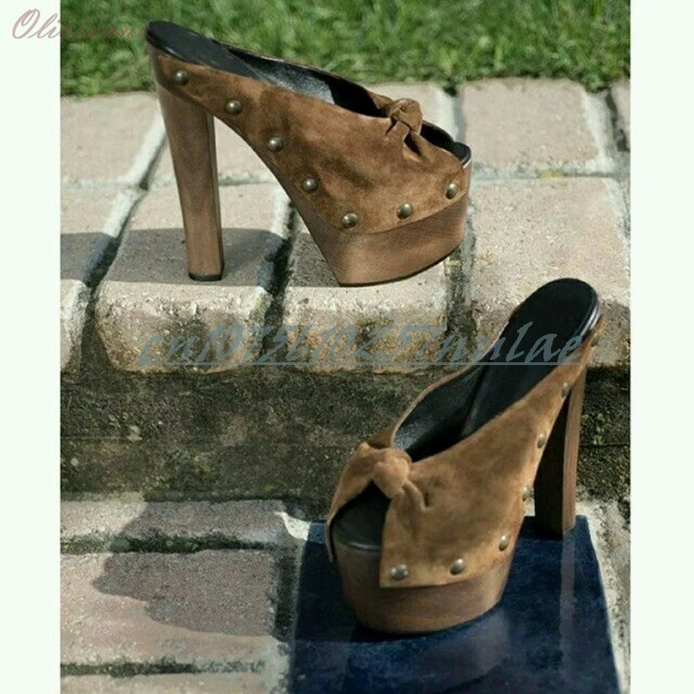 

Solid Suede Side Rivets Decor Pumps Outdoors Platform Chunky High Heel Retro Style Shoes for Women Spring 2026 Para Mujere