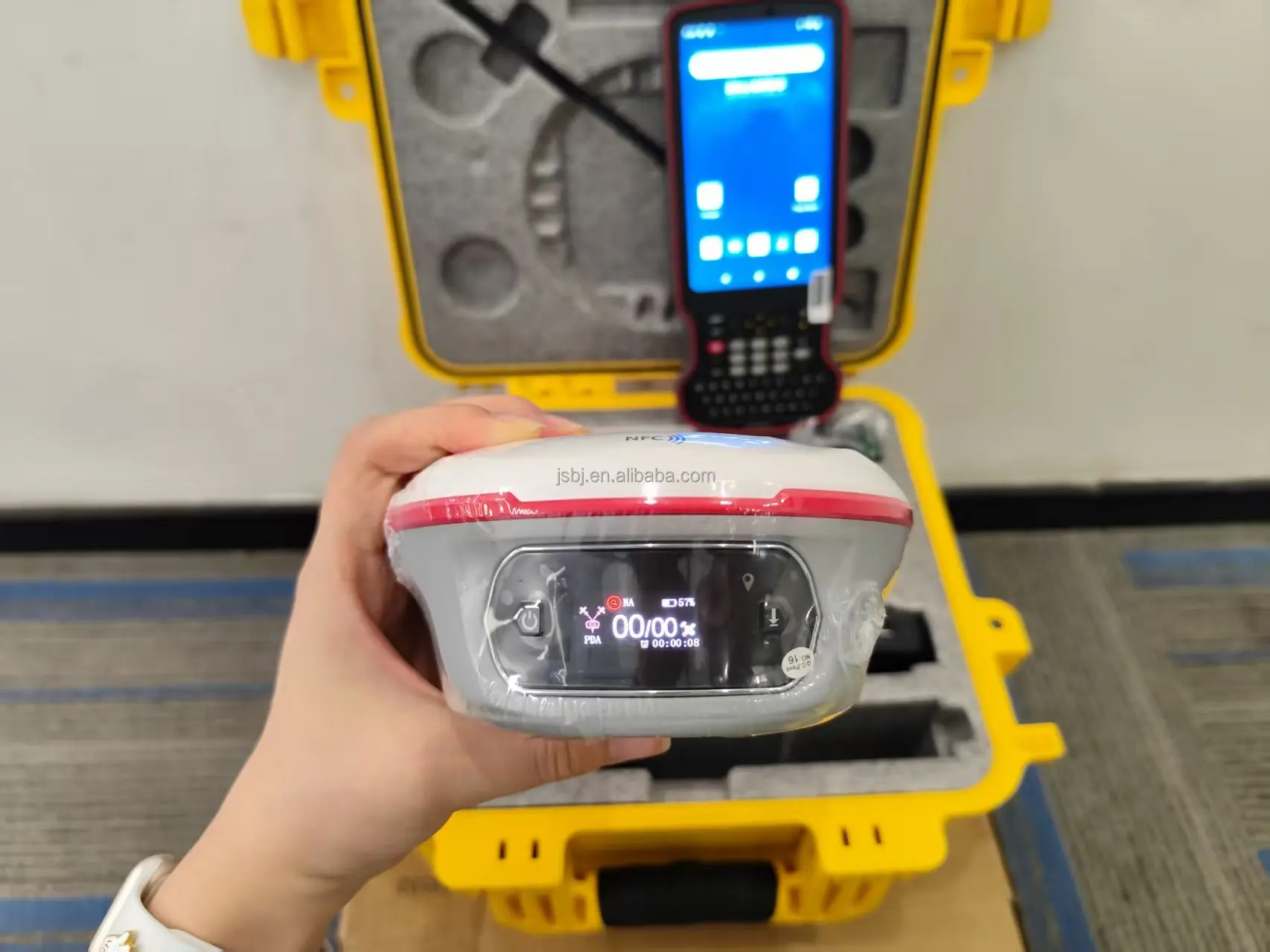 Comnav Jupiter/LU8 RTK  with Cutting-edge GNSS IMU+dual for Land Measuring GNSS Receiver