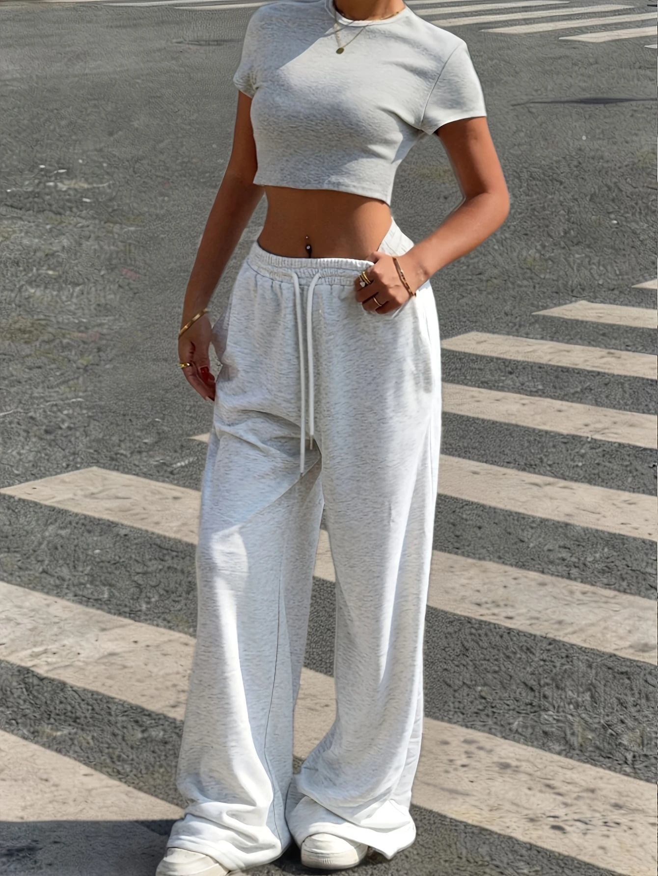 Women's Solid Color Round Neck Short Sleeve Top and Pants Set, Minimalist Casual Style, Light Gray Cropped T-Shirt