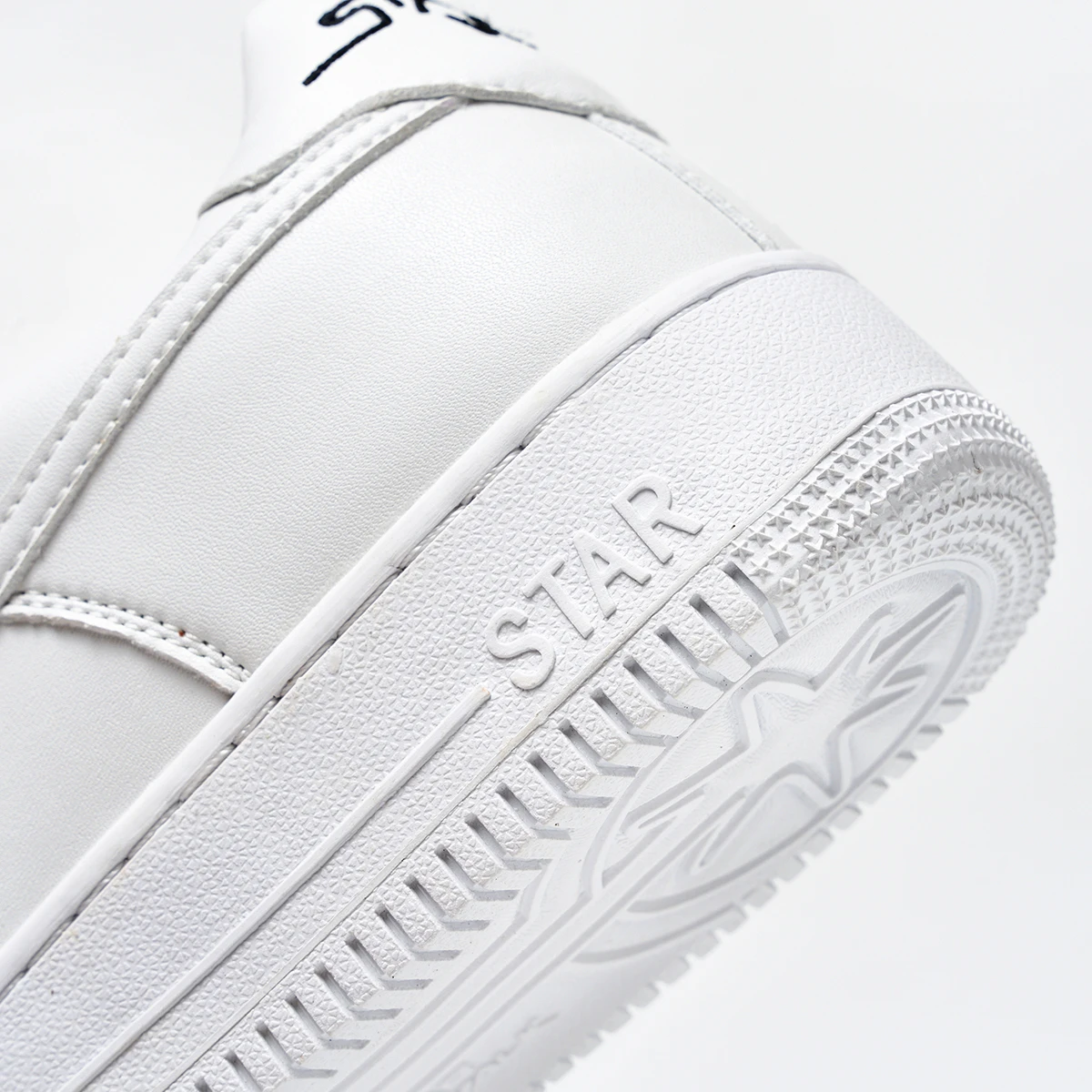 STARWALK trendy and versatile small white shoes for both men and women, sports and casual height increasing board shoes