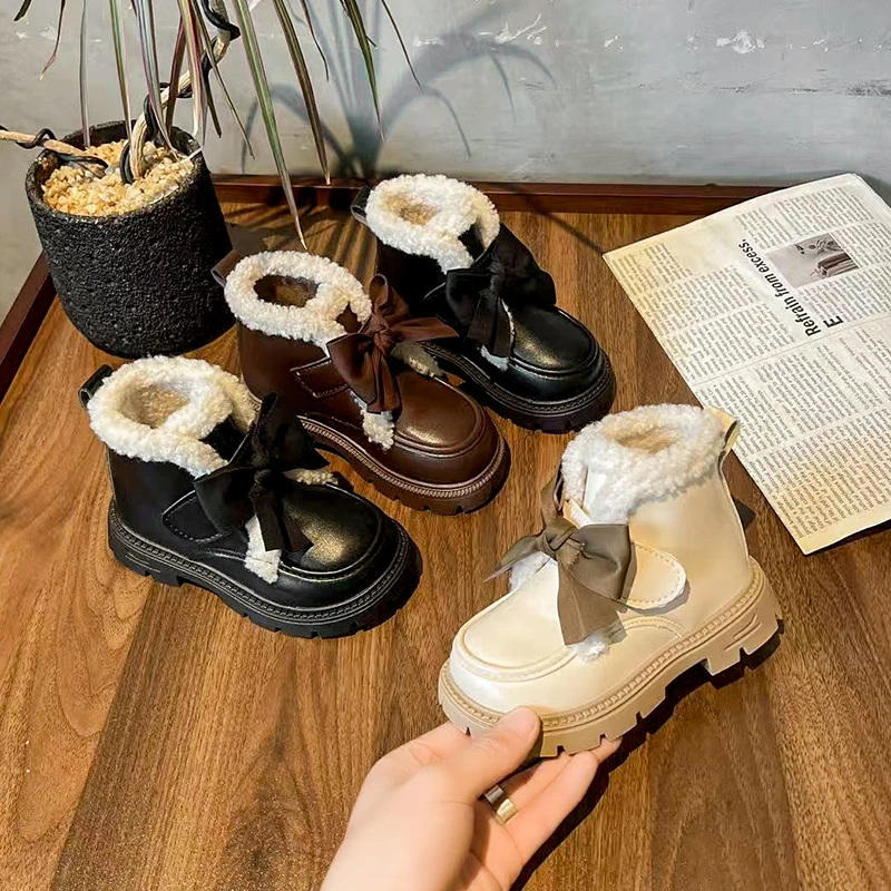 

Детские полусапожки с милыми большими бантами. Сапоги принцессы для девочек с круглым носком и мягкой подошвой. 2026 Совершенно новые детские ботильоны из замши.