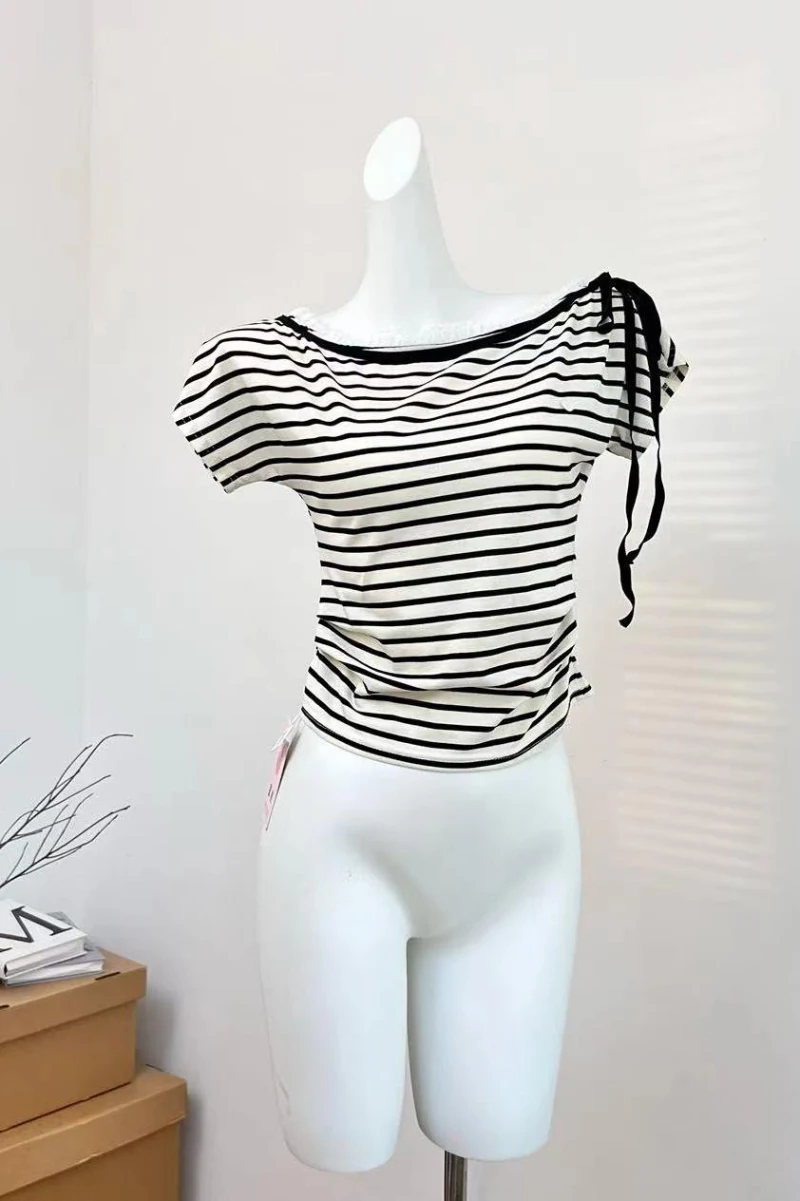 Bomon عادية الحلو الاتجاه الكورية مخطط المرأة تي شيرتات قصيرة الاكمام الصيف الدانتيل حافة القوس الشارع موضة واحدة الكتف Ins #1