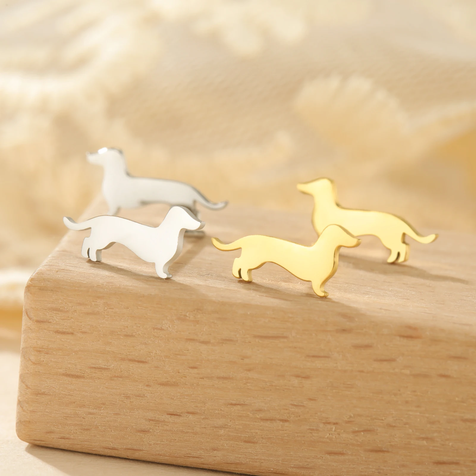 Skyrim Dachshund Dog Stud Earring for Women Girls Stainless Steel Gold Color Small Ear Studs Cute Trend Animal Jewelry Wholesale