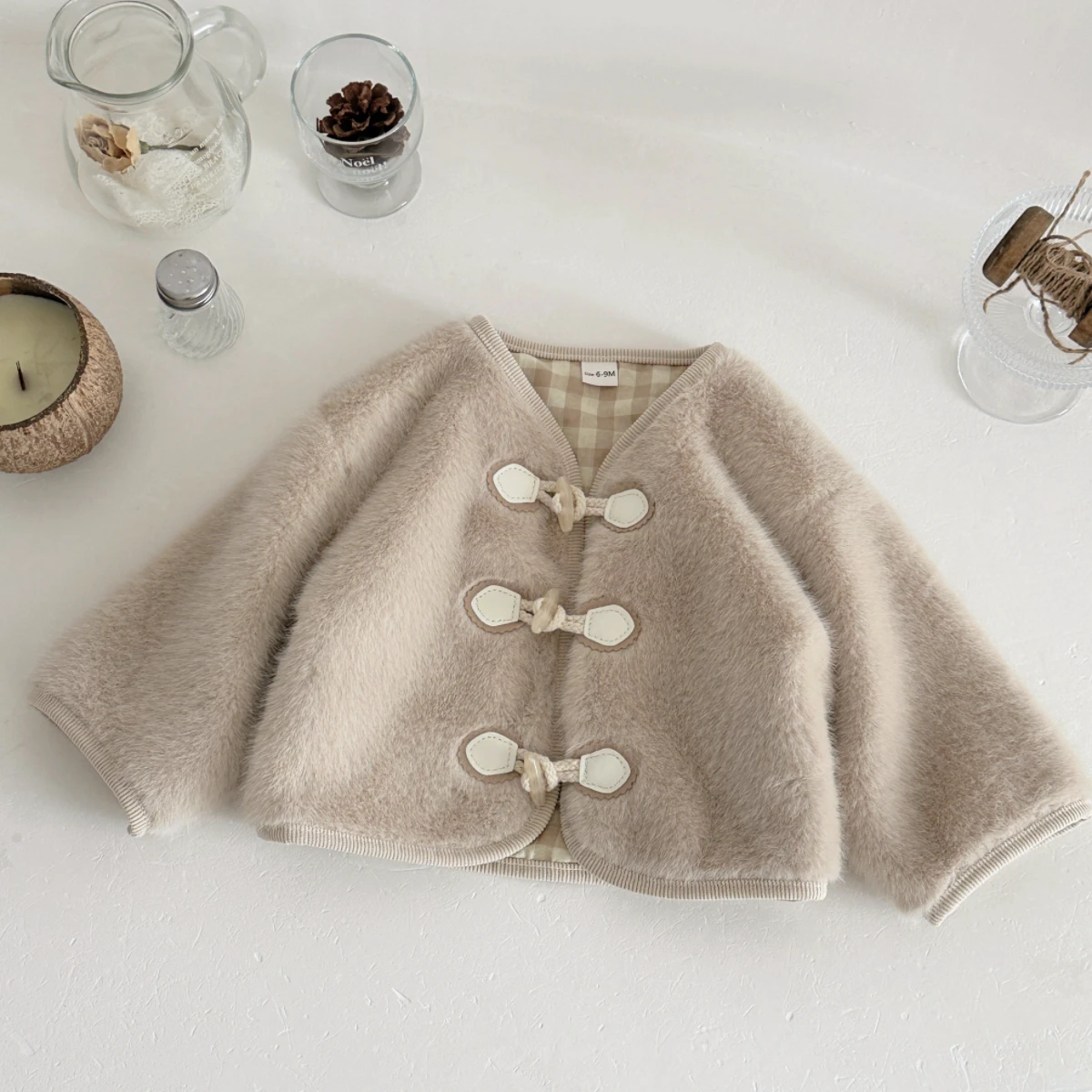 سترة قطيفة عصرية للفتيات الصغيرات مع بطانة شبكية وإبزيم قرن البقر معطف دافئ للأطفال الصغار ملابس شتوية