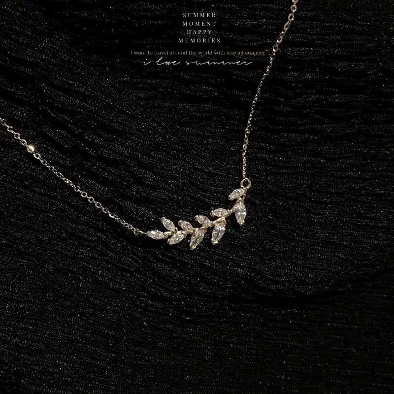 2026 Hot-Seller Curved CZ Wheat Branch Pendant Necklace Dainty Thin Oval Link Chain Soft Minimal Collar Jewelry For Women