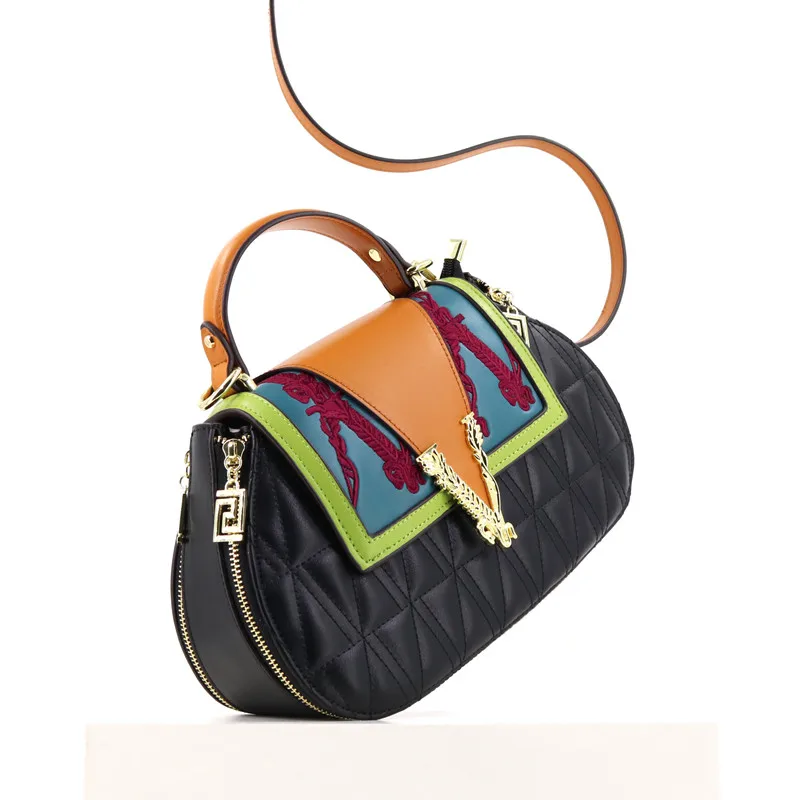 2024 Women Embroidery Top Designer Shell Handbags Fashion Female Diamonds Shoulder Bag Party Evening Cluth Purse Underarm bag ﻿