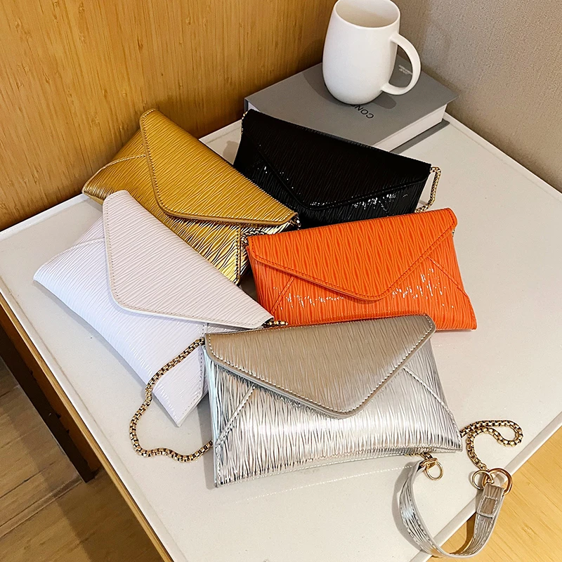 Fashion Design Women Gold Chain Envelope Crossbody Bag Solid Color Pu Leather Shiny Daily Clutch Wedding Party Bling Flap Pouch