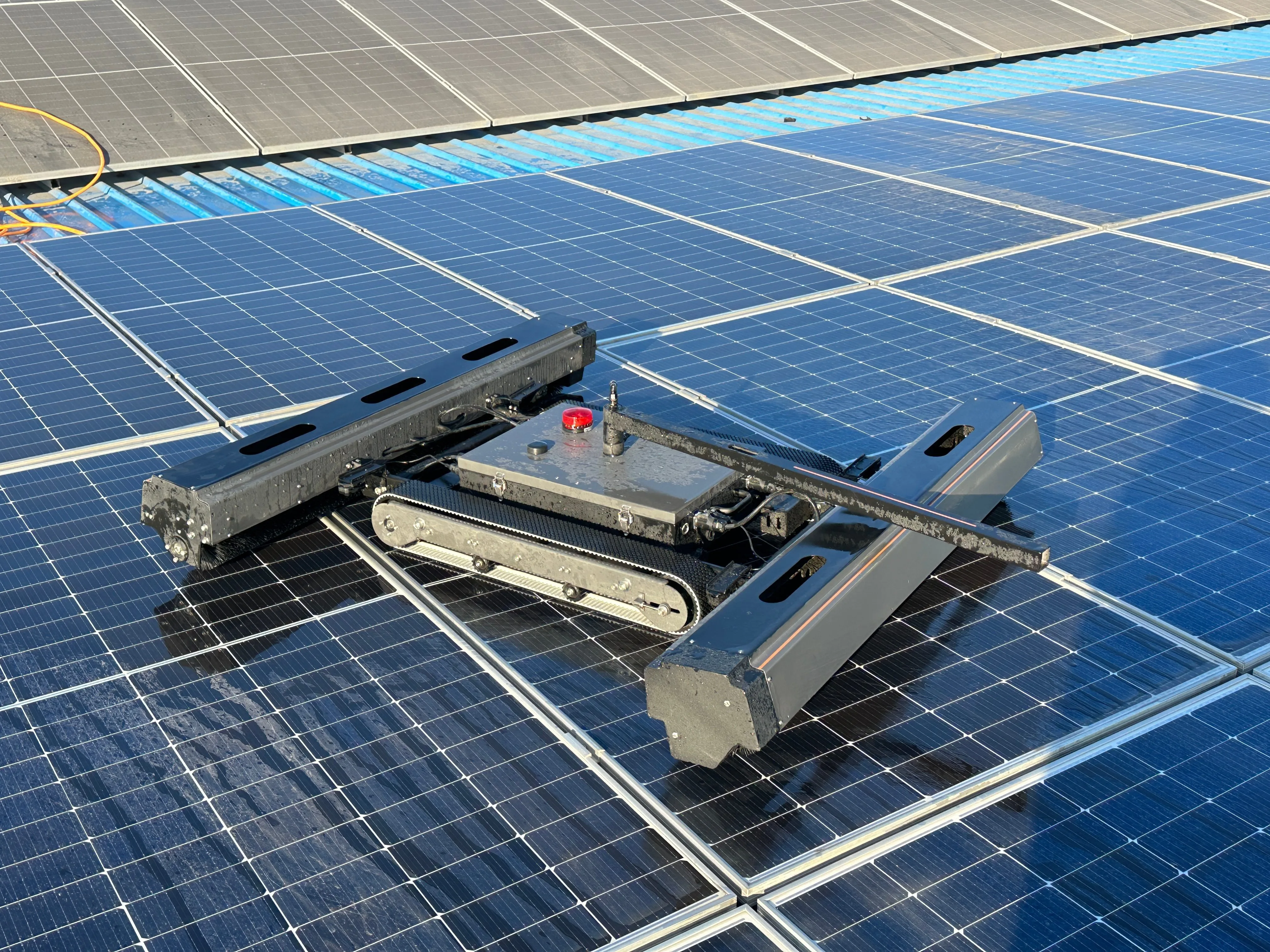Dual 1.3m  Solar Panel Cleaning Robot, High Power Water Cleaning, Commercial Use
