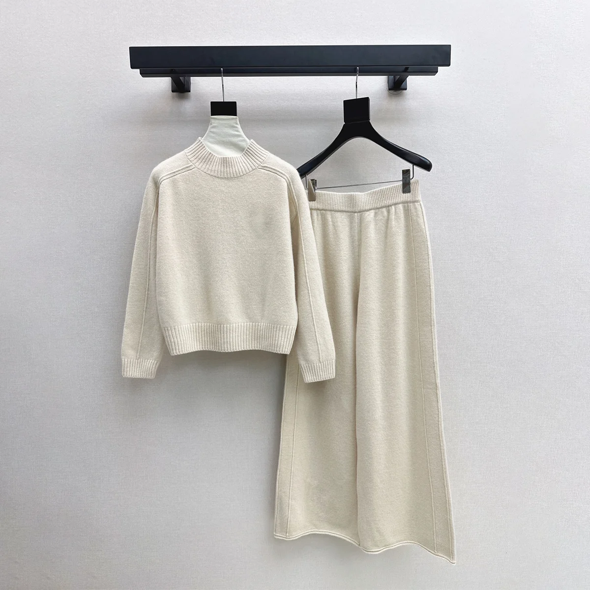 2026 High-Quality Women's Knitwear Set: High-Waisted Wide-Leg Pants in Lazy Fashion for Fall/Winter--2681985