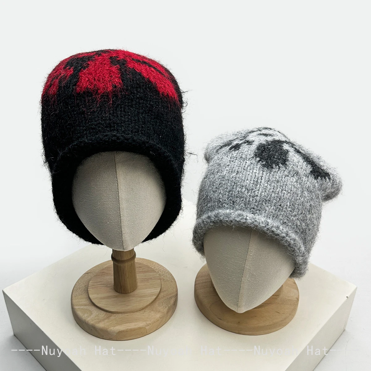New Men Women Retro Cortis Ancient Flowers Loose Knitted Hats Warm Personal Versatile Outdoor Beanies Fashion Niche Color Block