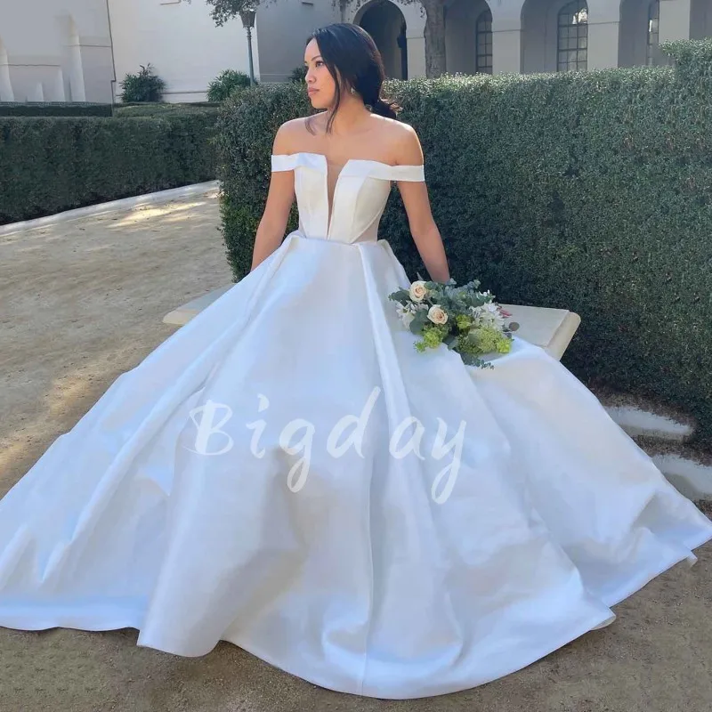 Elegant V-Neck Wedding Dresses Women Open Back Off The Shoulder Satin Bridal Ball Gown Sweep Train Vestidos De Noiva Customized