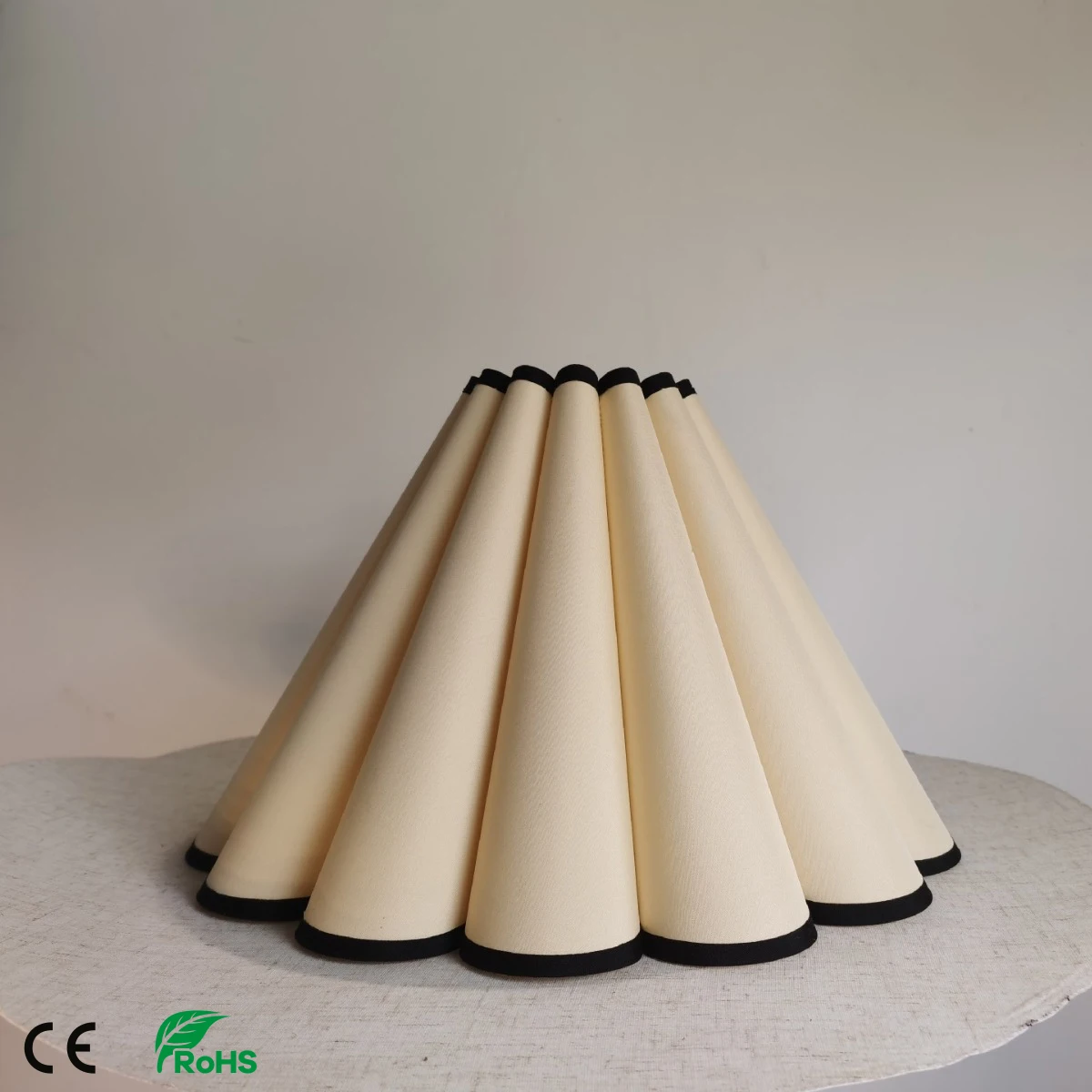 

E26 E27 Fabric Petal Lampshade For Table Lamps Floor Lamps Chandeliers Bedside Lamps Ceiling Lamps LED Lamp Shade Replacement