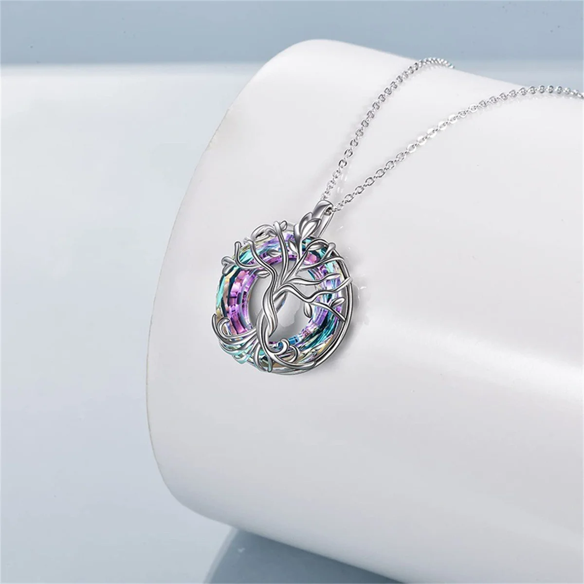 Tree of Life Necklace with Circle Crystal Exquisite Family Tree Pendant Design Jewelry Gift for Women Mom Daughter
